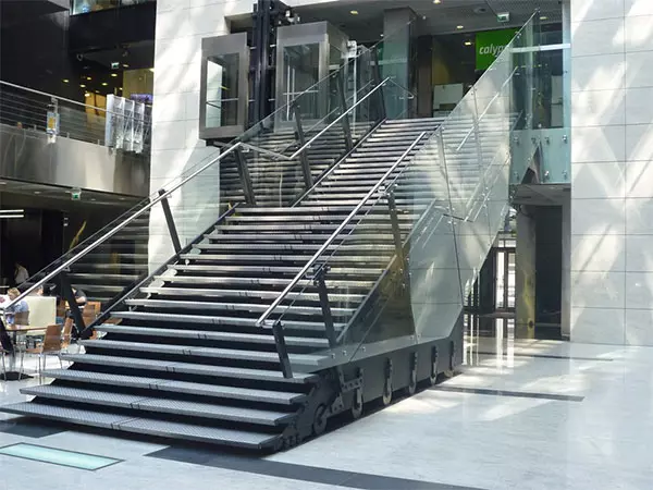 Stal nierdzewna w balustradach – dlaczego to dobry wybór